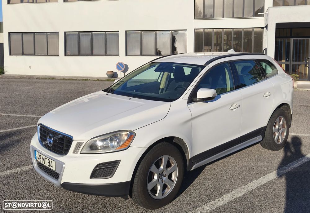Volvo XC 60 2.0 D4 Momentum Start/Stop - 1