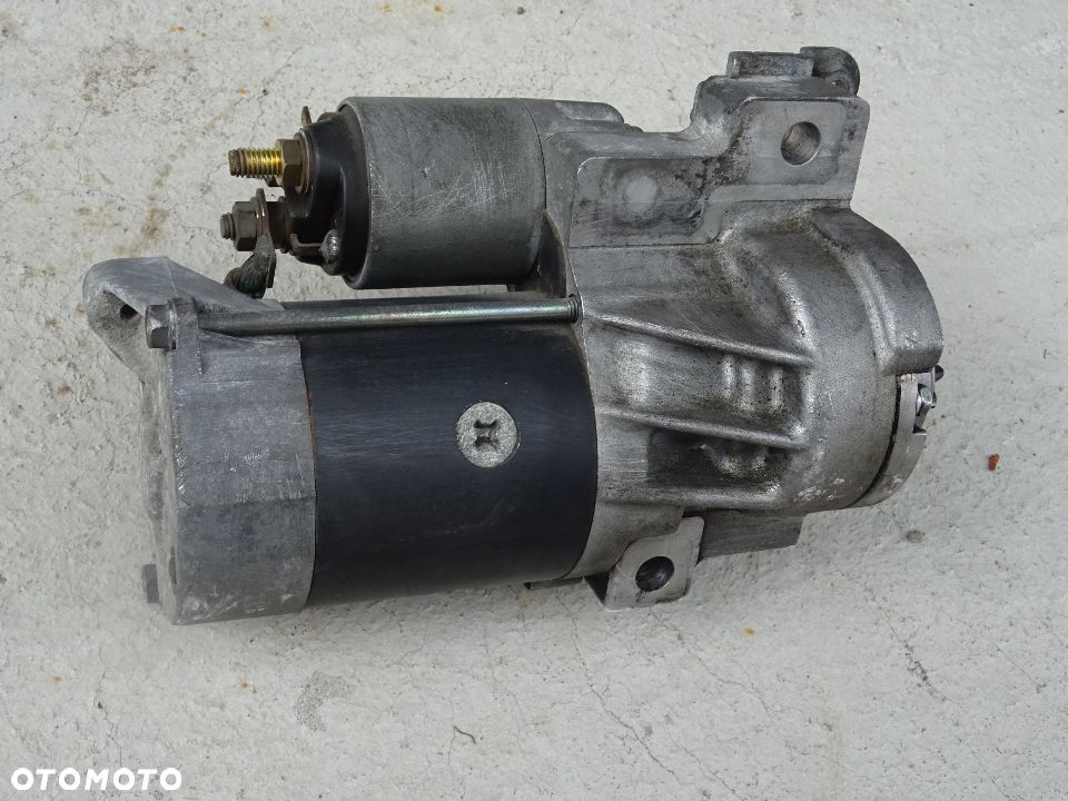 Opel Vectra C Signum 3,0 CDTI ROZRUSZNIK SILNIKA HITACHI 8973756132 - 2