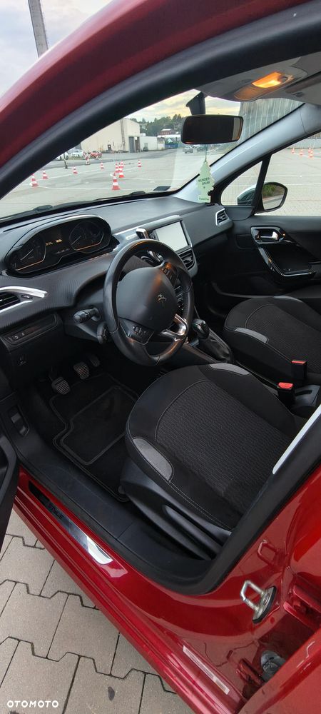 Peugeot 208 - 9