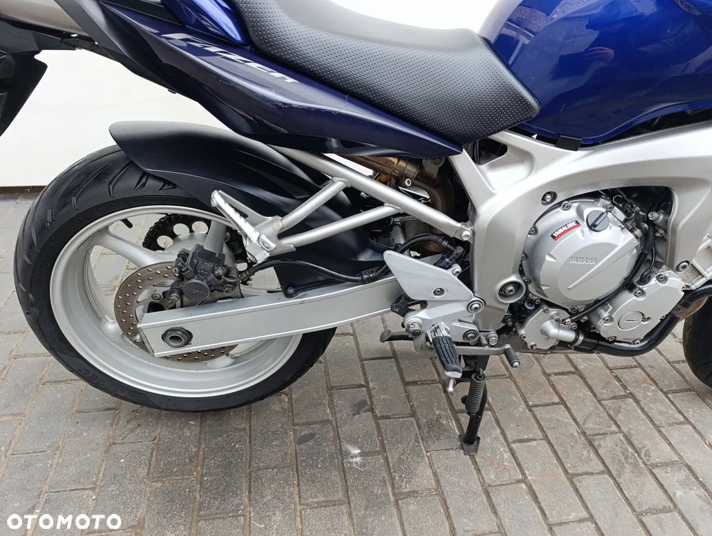Yamaha FZ6 - 20