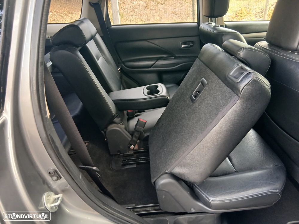 Mitsubishi Outlander 2.2 DI-D Instyle Navi - 38