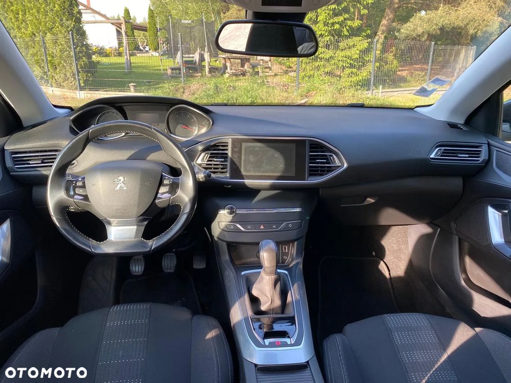 Peugeot 308 1.2 PureTech Allure S&S - 24