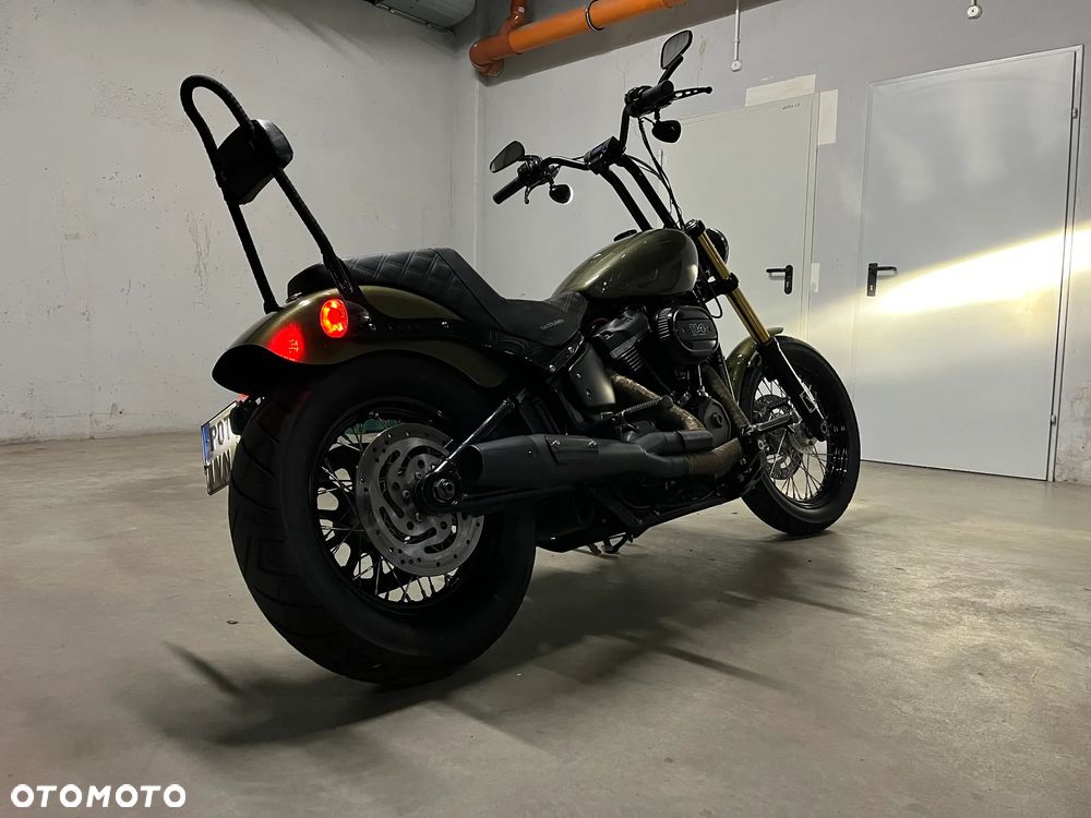 Harley-Davidson Softail Street Bob - 11