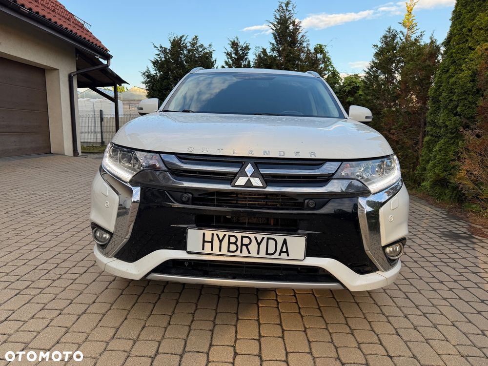 Mitsubishi Outlander Intense + - 23