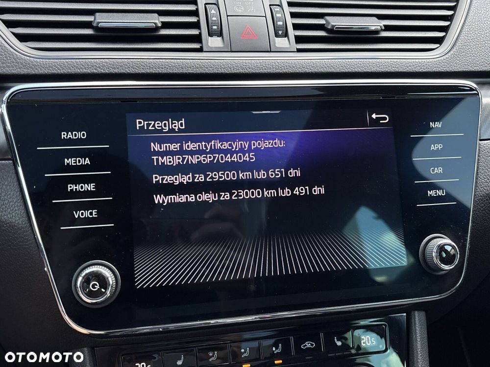 Skoda Superb 2.0 TDI SCR Sportline DSG - 28