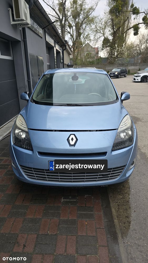 Renault Grand Scenic - 1