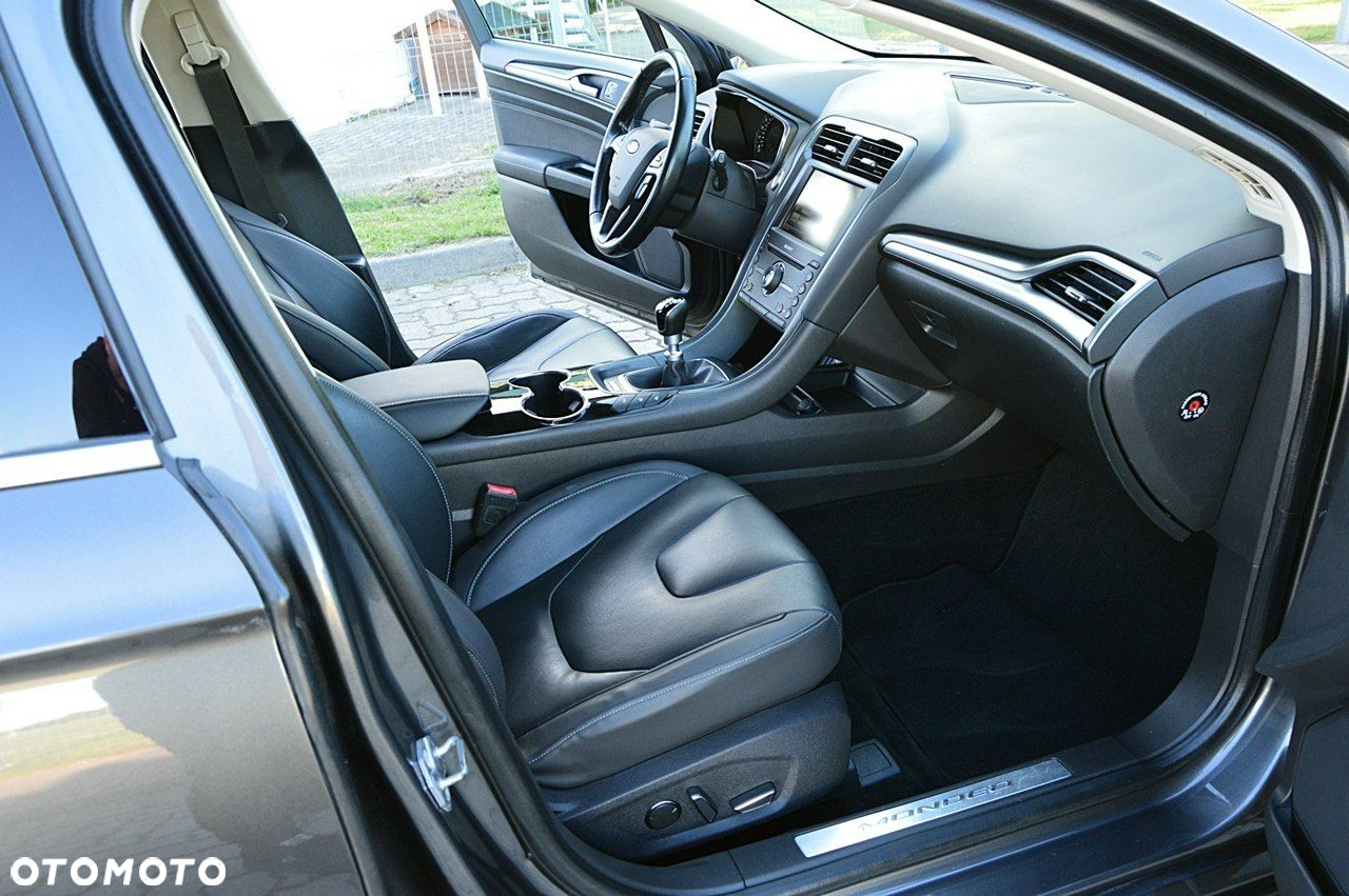 Ford Mondeo 2.0 EcoBlue Titanium - 28