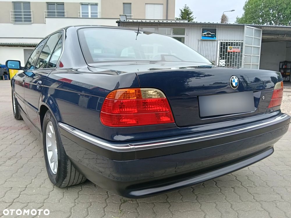 BMW Seria 7 - 16