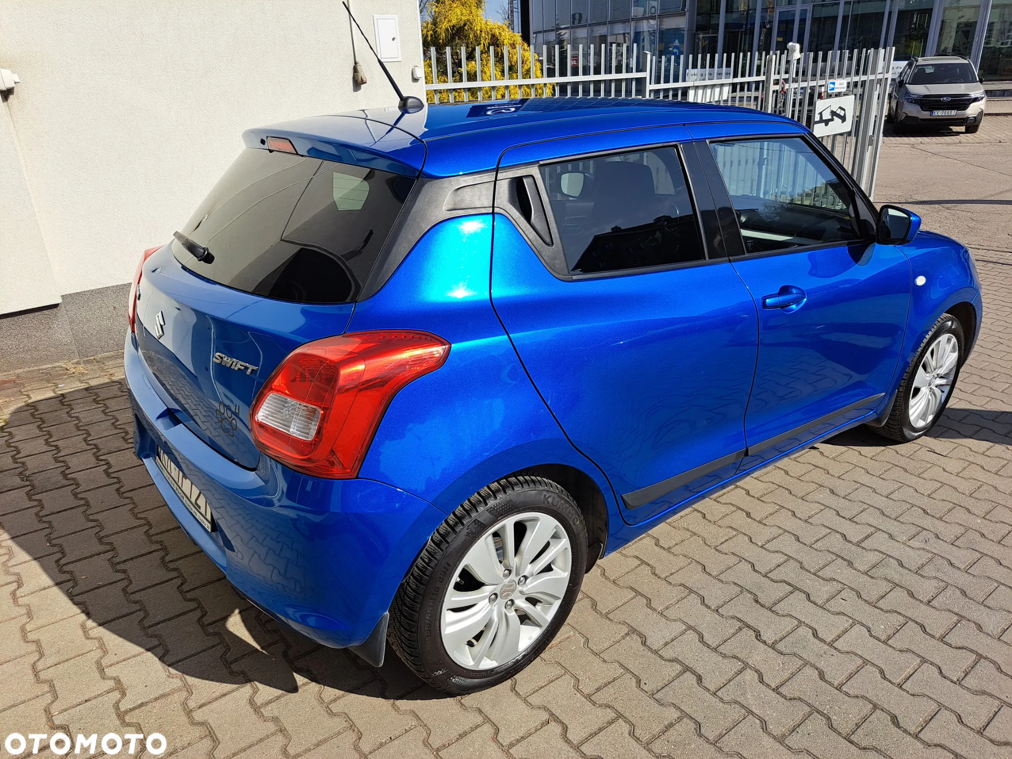 Suzuki Swift 1.2 Premium Plus CVT - 5