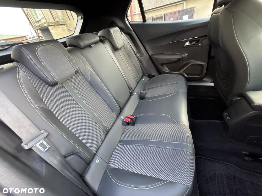 Peugeot 2008 PureTech 130 GT S&S EAT8 - 15
