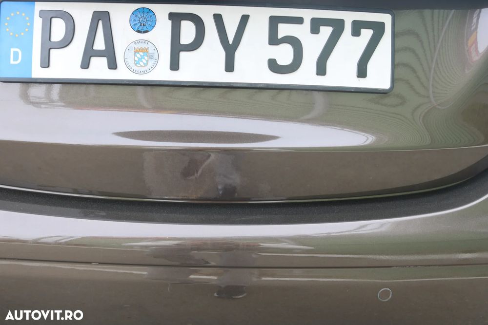 Mercedes-Benz E 220 d 4Matic 9G-TRONIC Avantgarde - 6