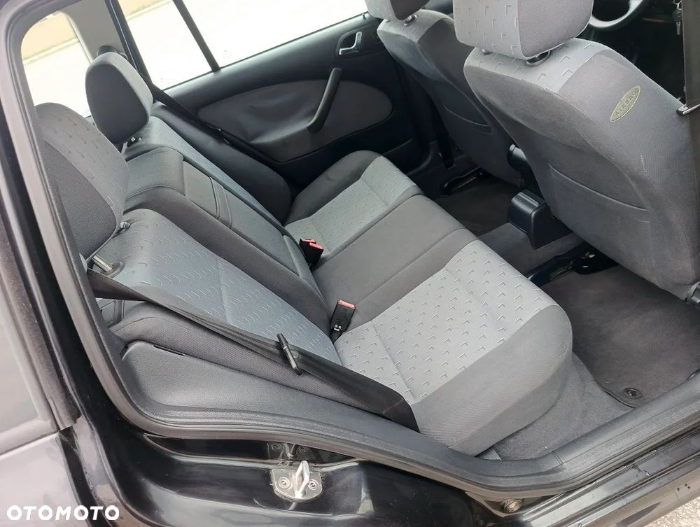 Skoda Octavia 1.6 Combi Ambiente - 20