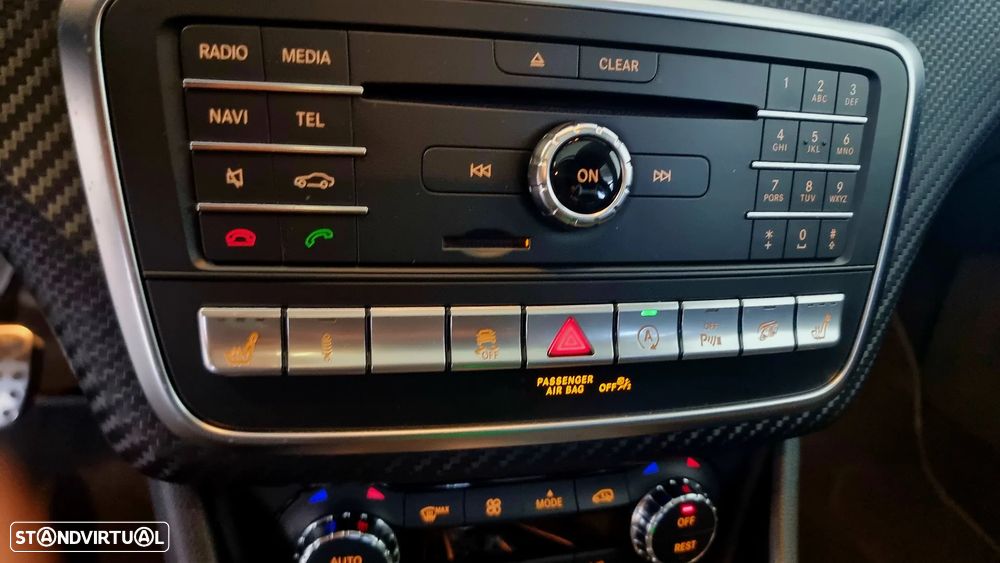Mercedes-Benz A 45 AMG 4Matic Speedshift 7G-DCT PETRONAS 2015 World Champion Edition - 10