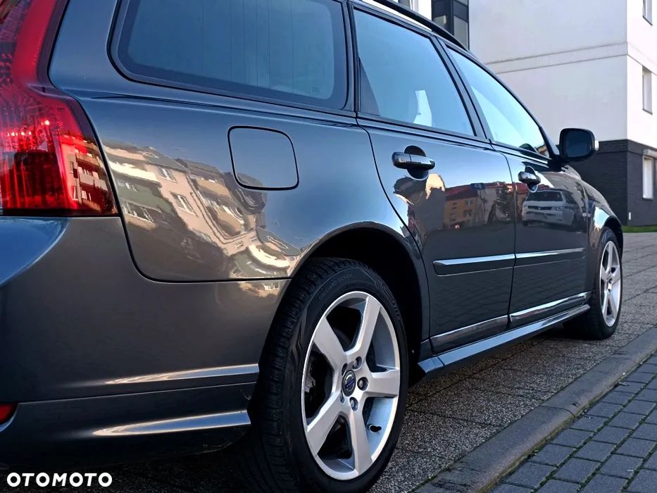 Volvo V50 D2 R-Design - 15