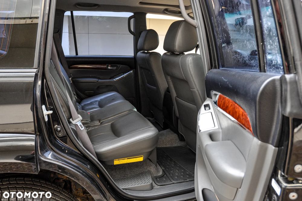 Toyota Land Cruiser - 12