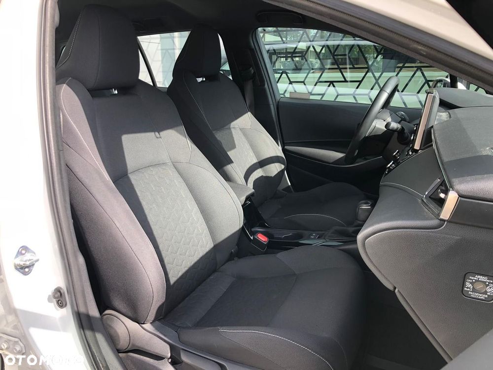 Toyota Corolla 1.8 Hybrid Comfort - 23
