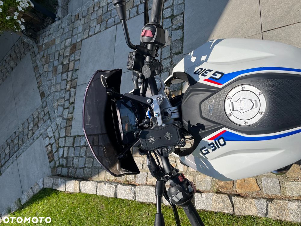 BMW G - 7