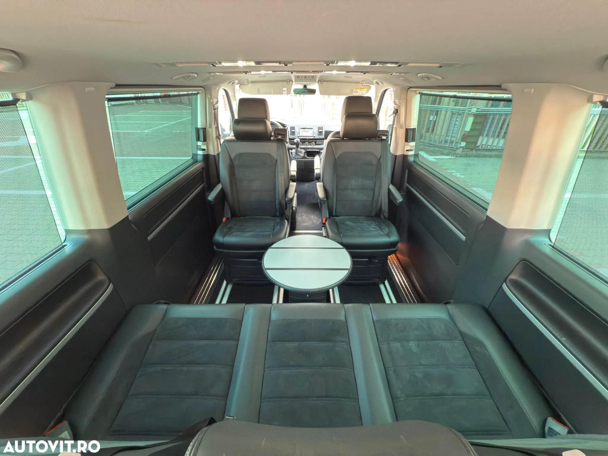 Volkswagen Multivan - 33