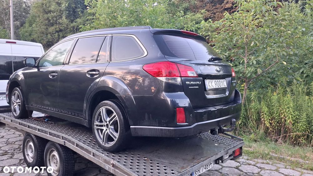 Na części Subaru Legacy IV Estate (BR) Outback FL silnik 2.0 D 150 KM DOHC BOXER TURBO DIESE EE20Z lakier 61K skrzynia automatyczna CVT maska zderzak drzwi klapa szyba fotel kanapa lusterko lampa deska GWARANCJA !!! Przód Tył Zestaw Komplet Drzwi Klapa Zderzak Błotnik Maska Grill Atrapa Szyba Pas Lampa Lusterko Boczki Fotel Kanapa Kokpit Deska Rozdzielcza Przełącznik Włącznik Sterownik Przewody Wiązka Instalacja Moduł Komputer Czujnik Listwa Pompa Alternator Wtryski Głowica Rozrusznik Kompresor Sprzęgło Dwumas Silnik  Skrzynia ABS Klimatyzacji Paliwa Wspomagania Kolektor Turbina Przepustnica Zawór Chłodnica Koło Hak Belka Sanki Zawieszenie Mcpherson Półoś Amortyzator Wydech Tłumik Zacisk Most - 3