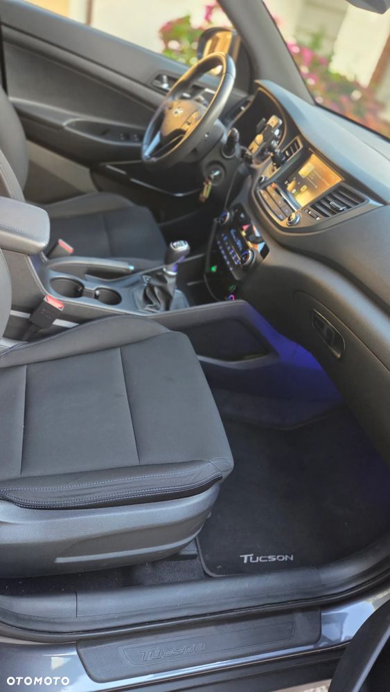 Hyundai Tucson 1.6 GDI BlueDrive GO 2WD - 9
