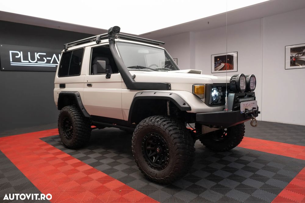 Toyota Land Cruiser - 3
