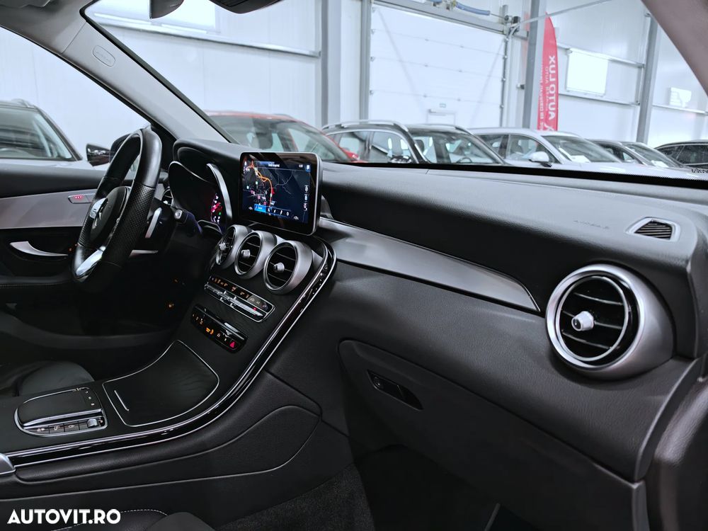 Mercedes-Benz GLC 300 de 4Matic 9G-TRONIC AMG Line - 30
