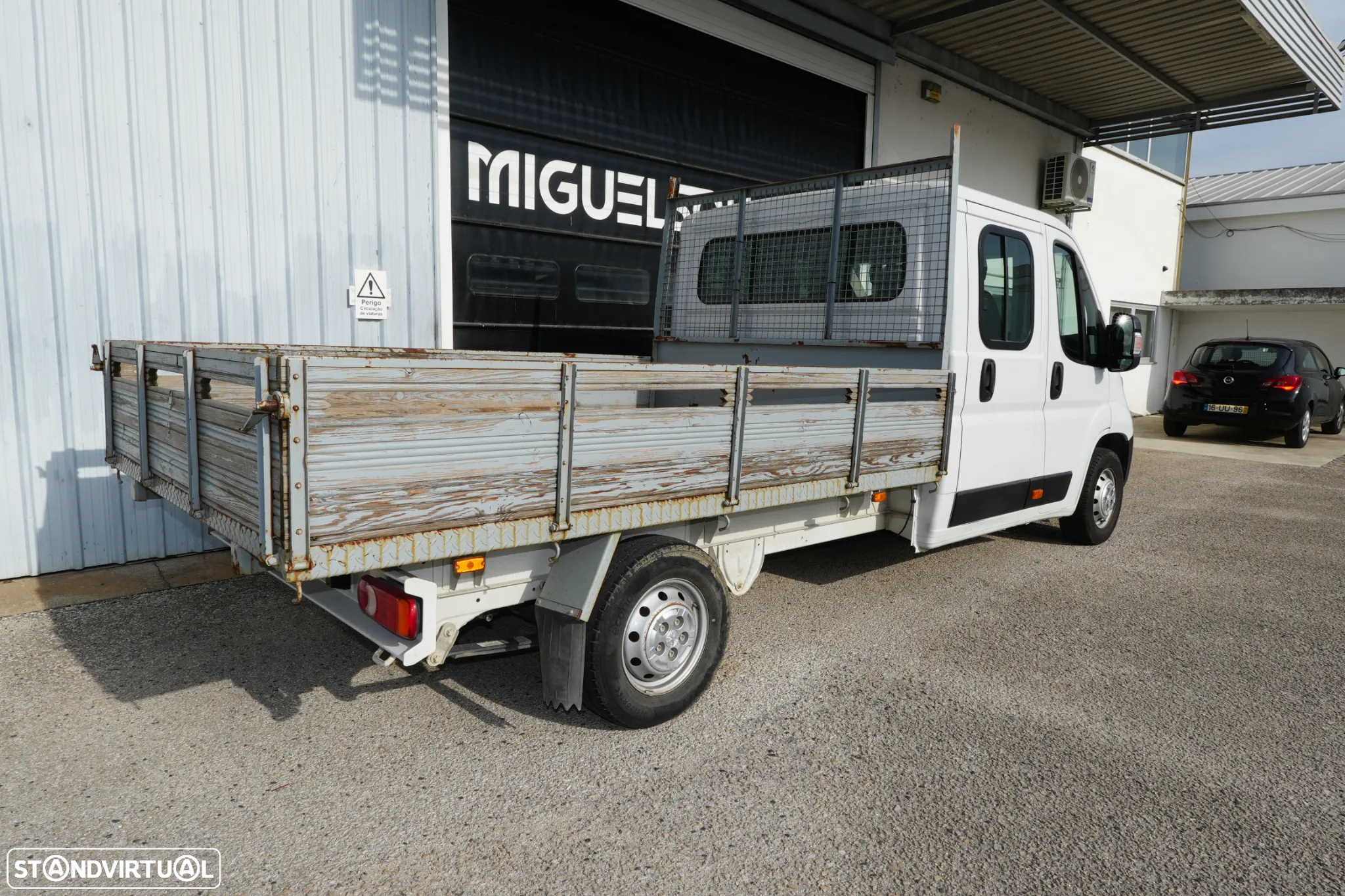 Peugeot Boxer 7Lugares 2.2BlueHDI 140cv - 3
