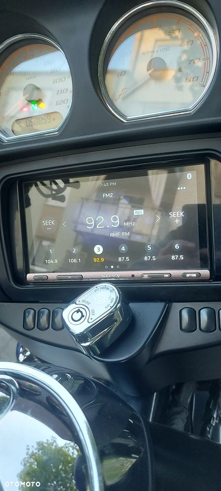 Harley-Davidson Touring Street Glide - 16