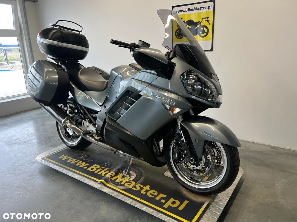 Kawasaki GTR - 3