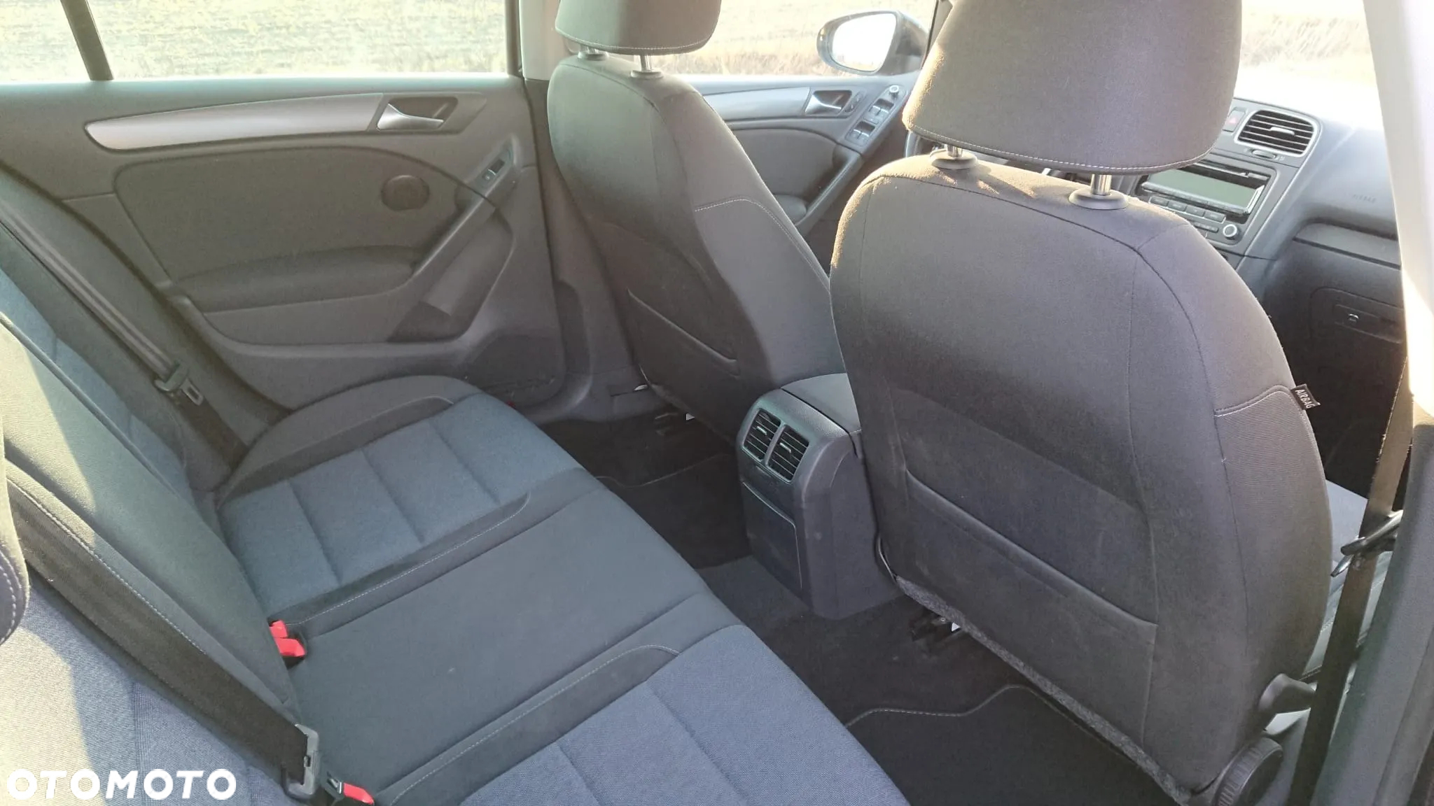 Volkswagen Golf - 10