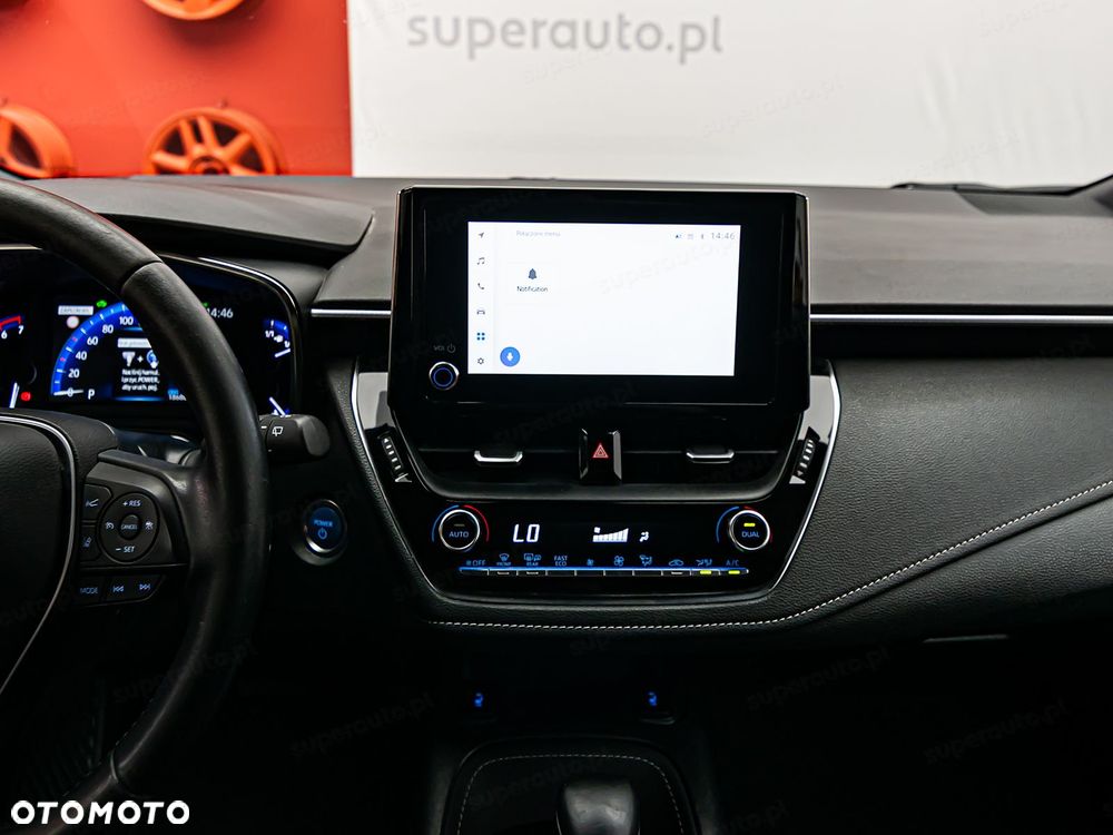 Toyota Corolla 1.8 Hybrid Selection - 13
