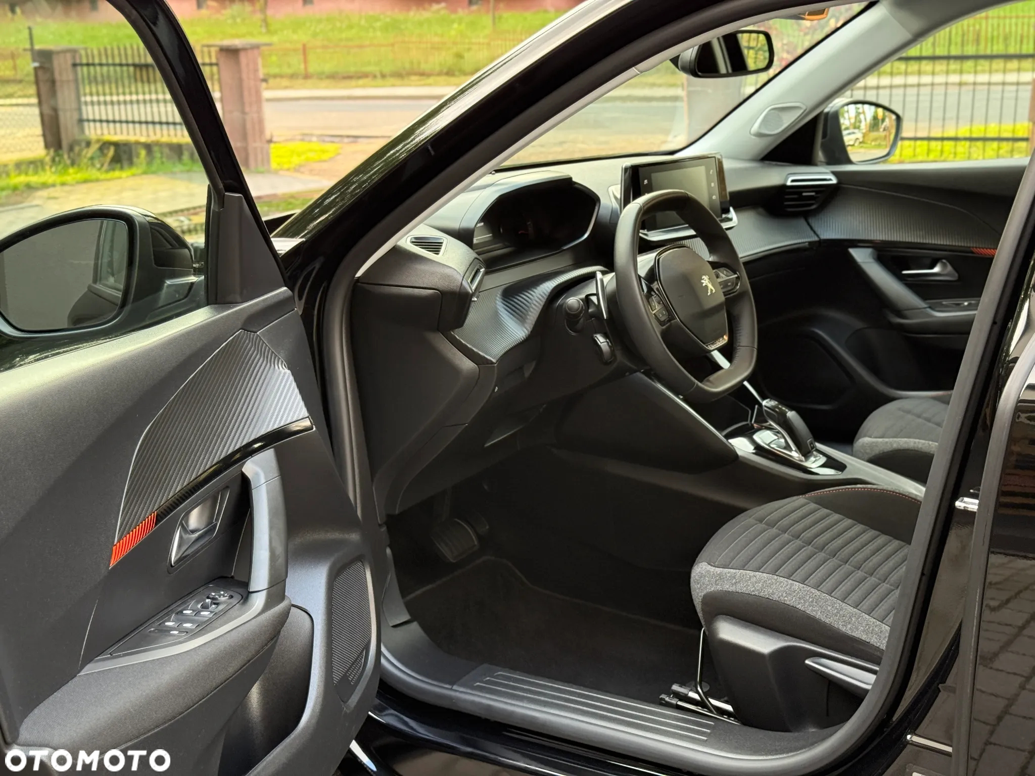 Peugeot 2008 1.2 PureTech Active Pack S&S EAT8 - 30
