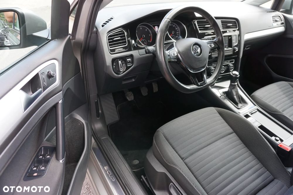 Volkswagen Golf 2.0 TDI BlueMotion Technology Cup - 8