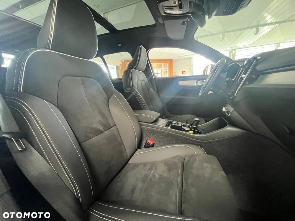 Volvo XC 40 B4 AWD Ultimate Dark - 20