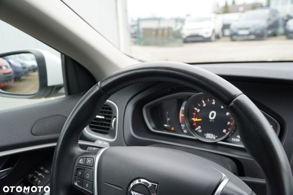 Volvo V40 T2 Geartronic Momentum - 14