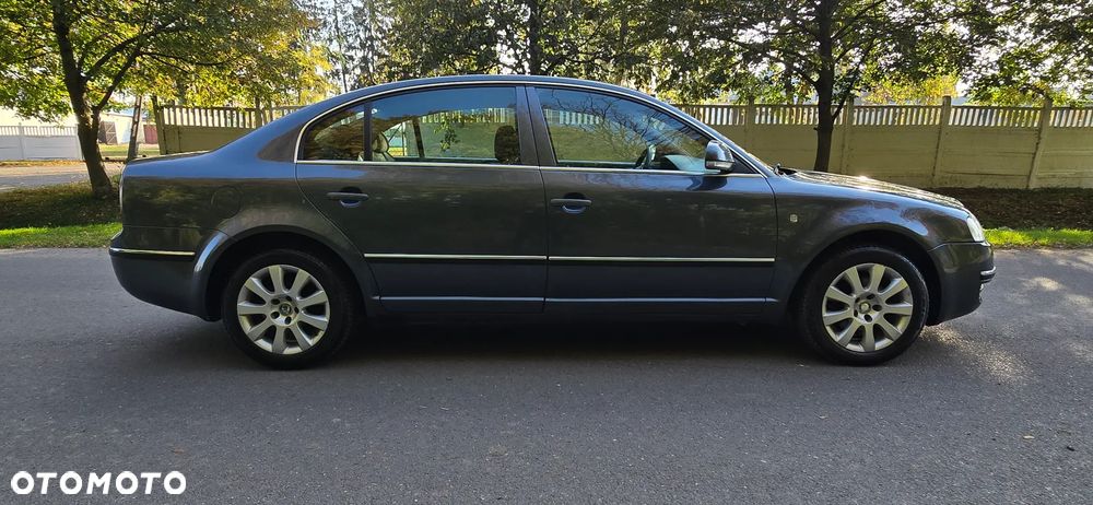 Skoda Superb 2008 photo 5