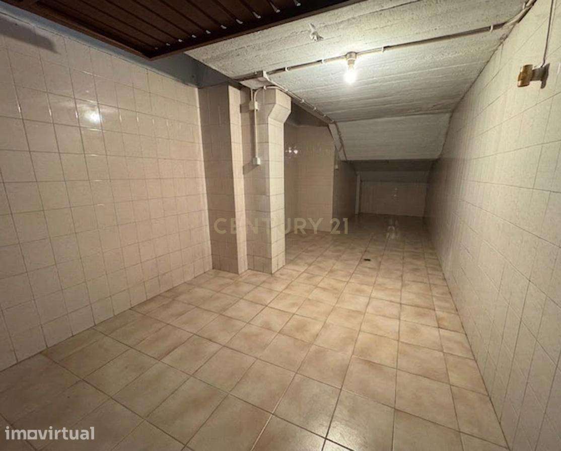 Box Fechada para Estacionamento – Cacém - Grande imagem: 2/5