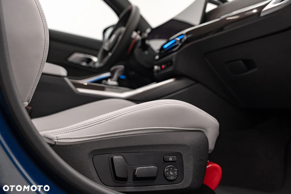BMW M3 Competition xDrive sport - 26