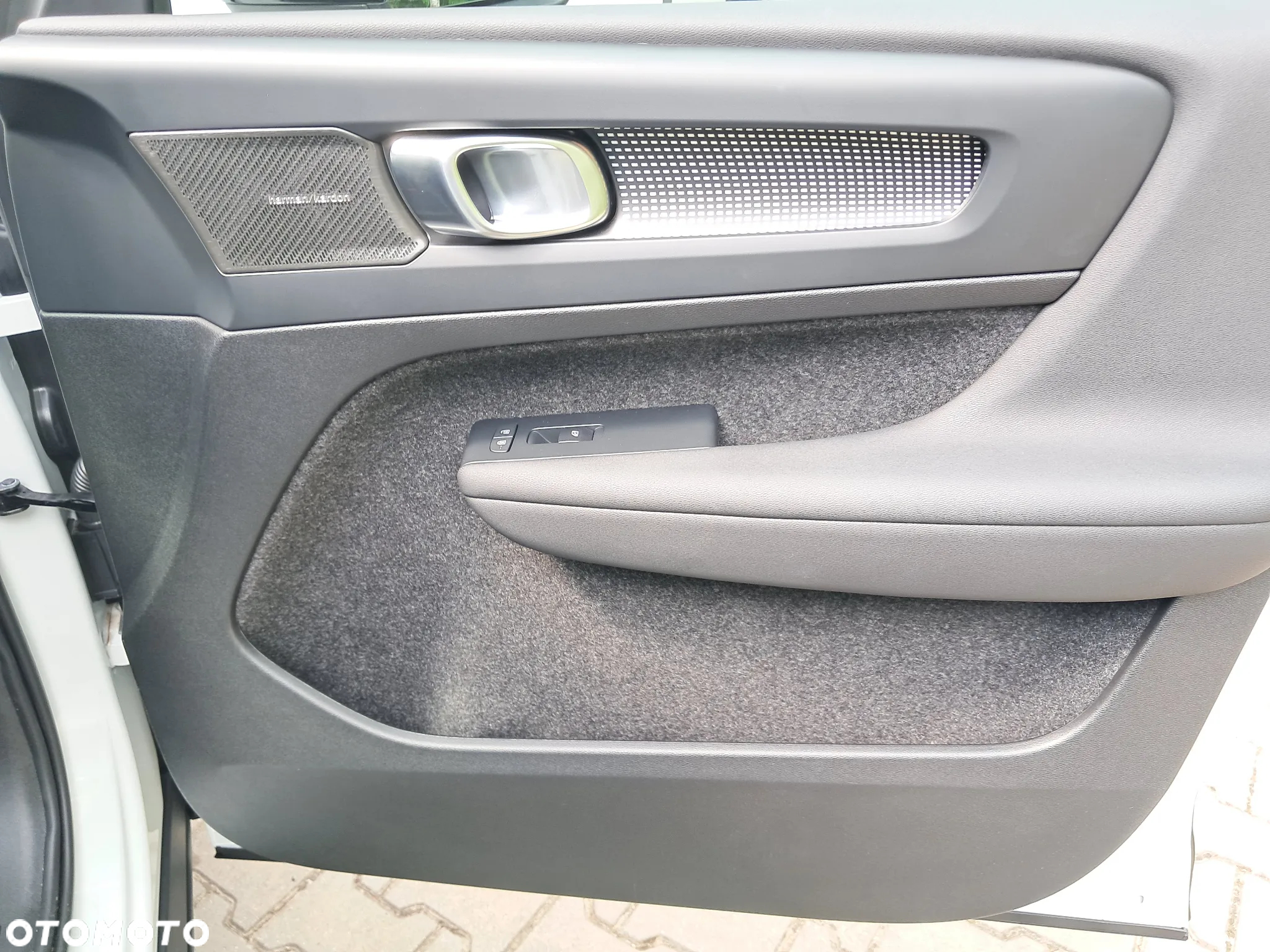 Volvo XC 40 B3 Plus Dark - 19