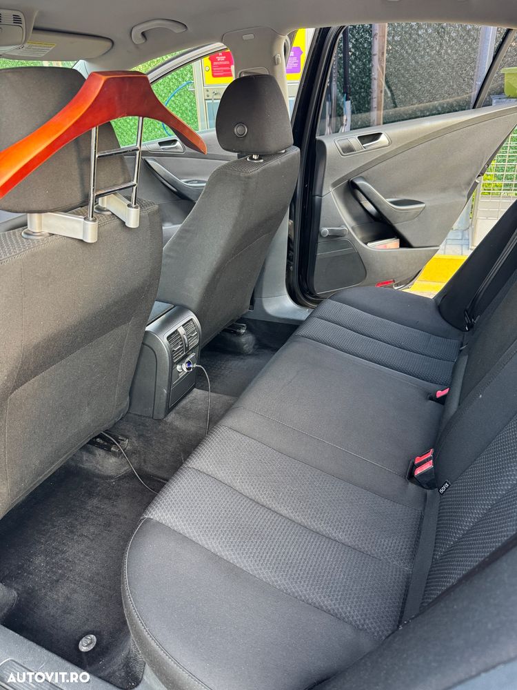 Volkswagen Passat 2.0TDI Comfortline DPF - 10