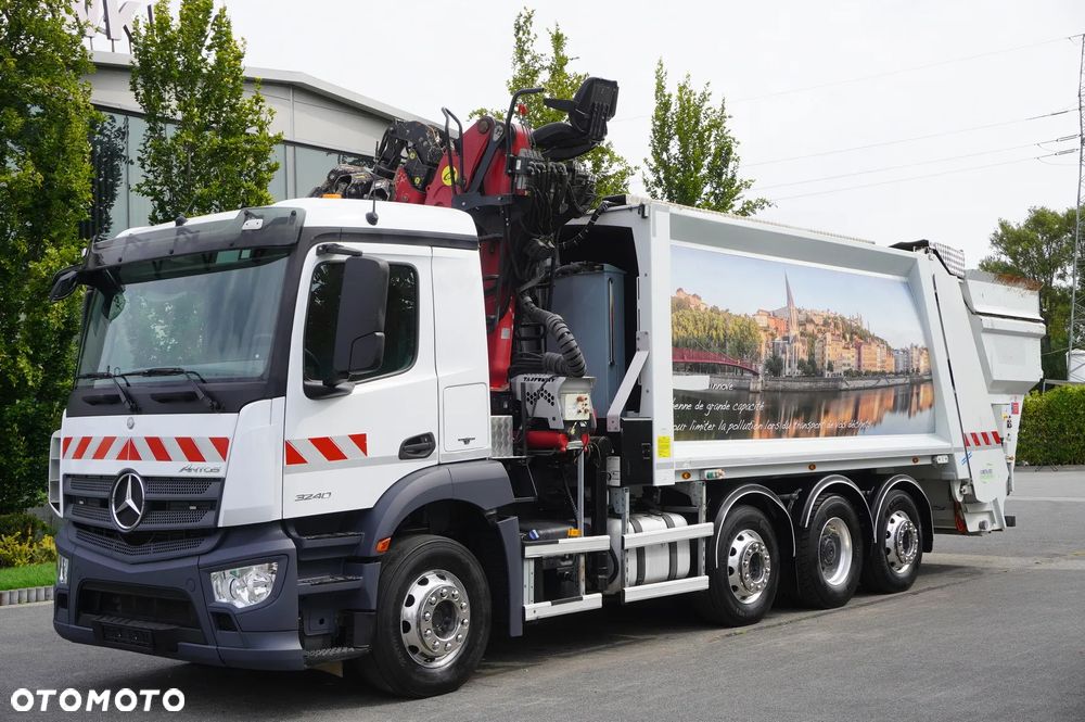 Mercedes-Benz Antos 3240 8x2 / HDS Tajfun 5 t / Zabudowa Śmieciarka Farid Industries / 3 osie skrętne - 3