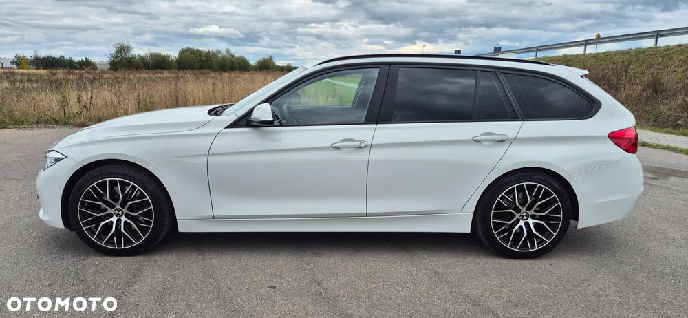 BMW Seria 3 330i Advantage - 1