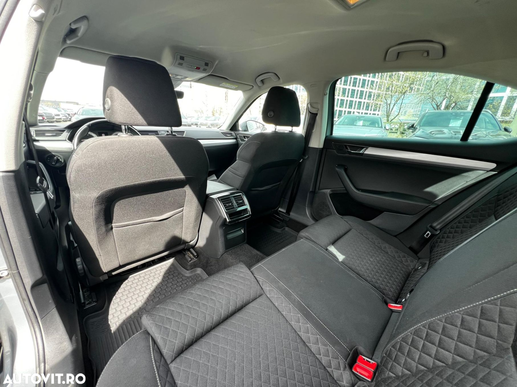 Skoda Superb 1.5 TSI DSG Ambition - 14