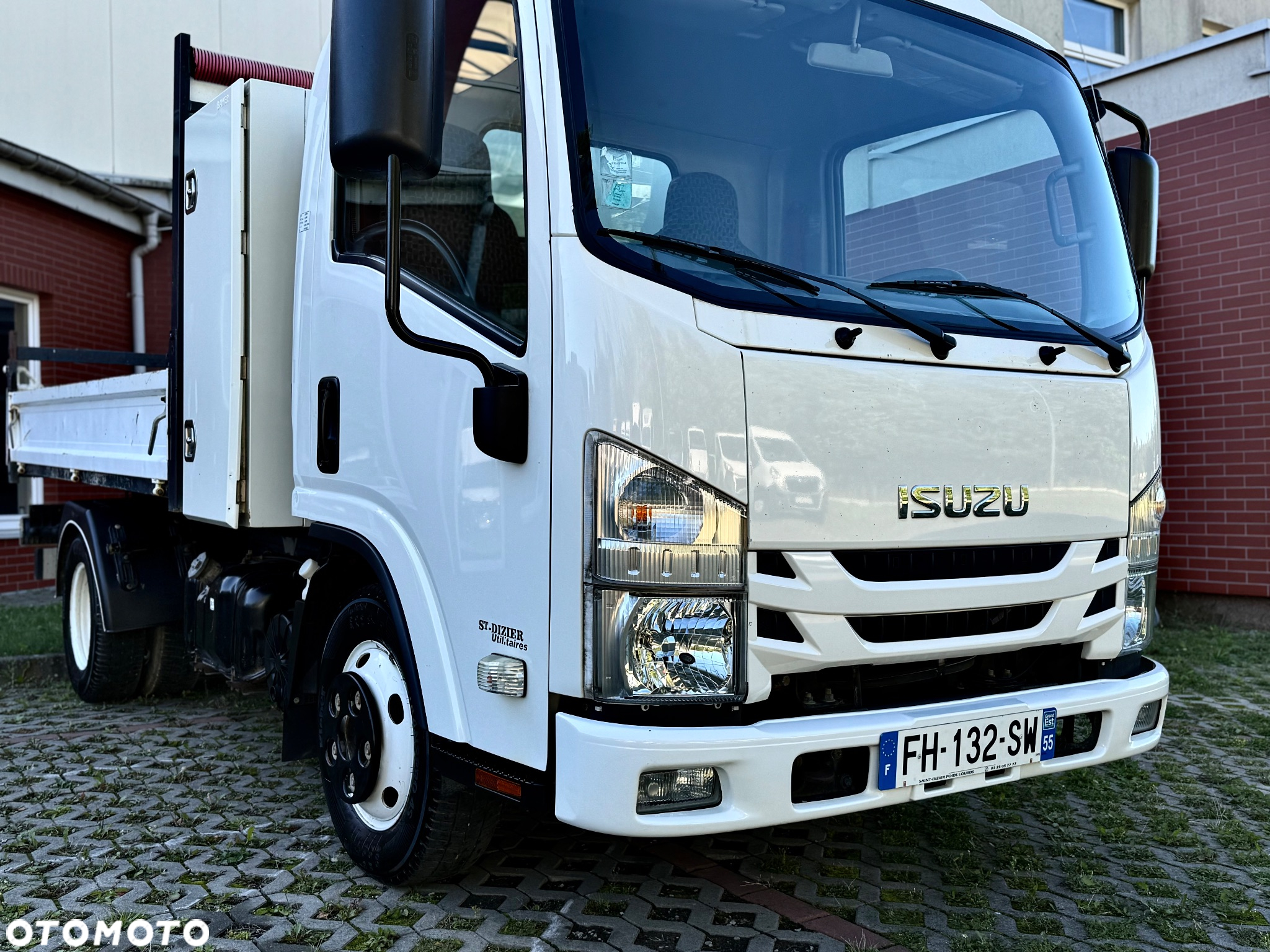 Isuzu N1R - 9