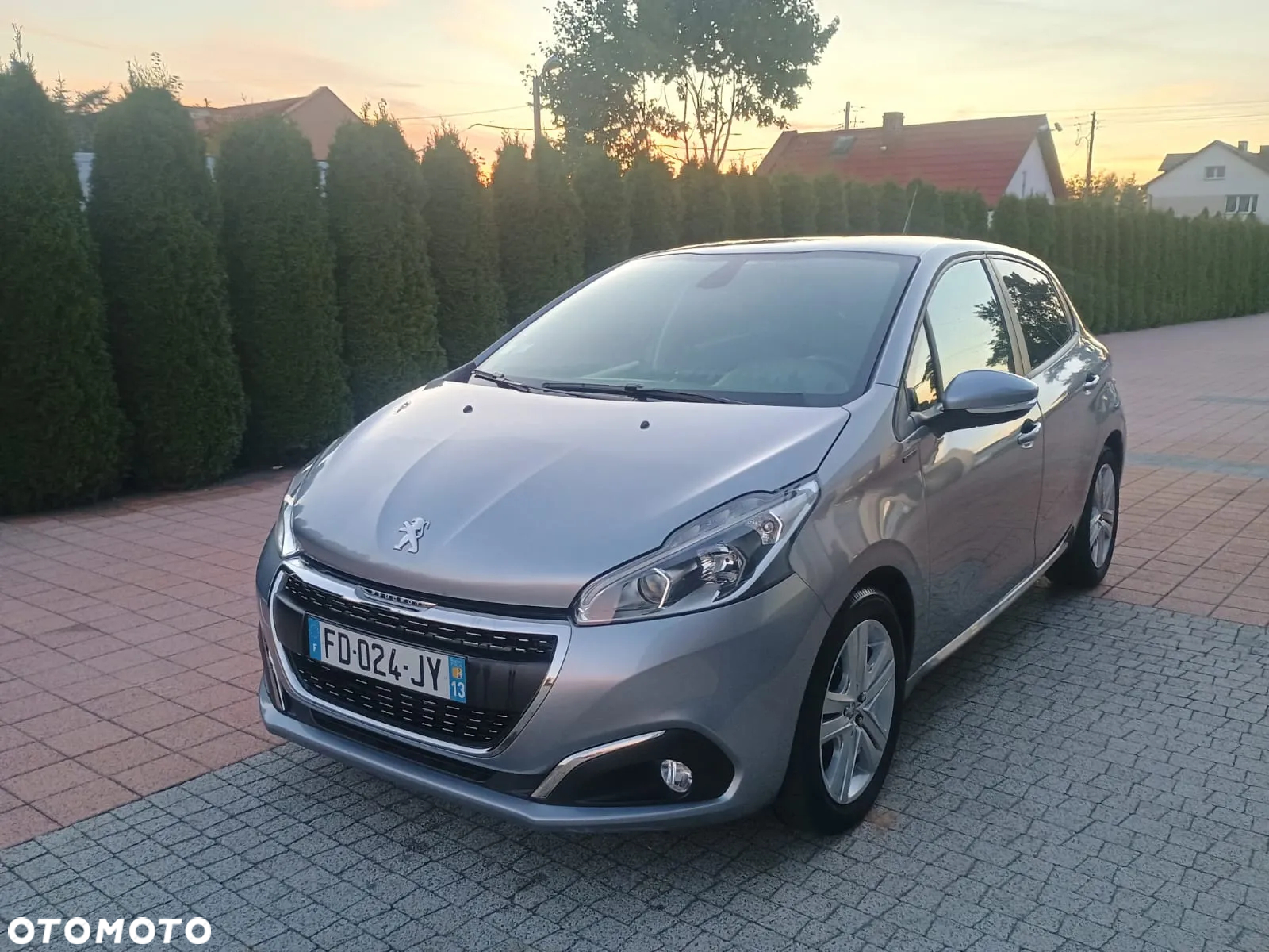 Peugeot 208 - 15