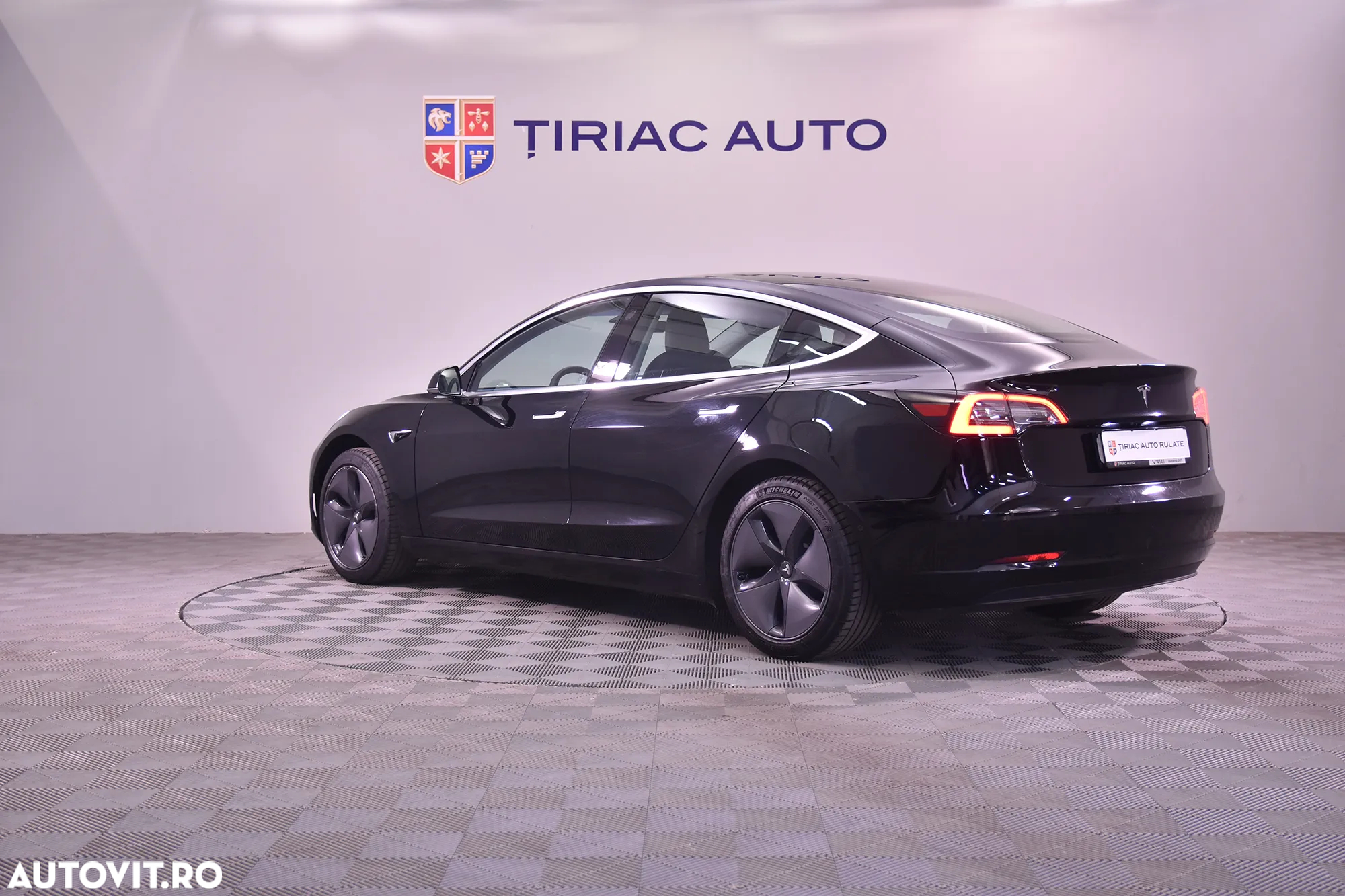 Tesla Model 3 - 3