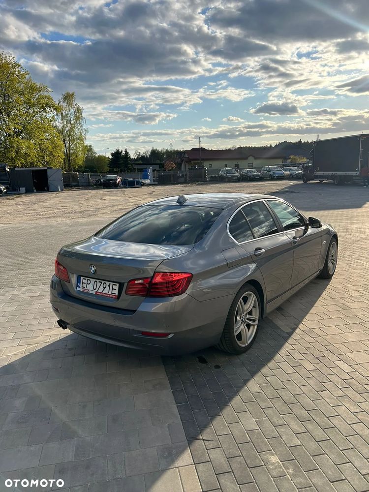 BMW Seria 5 530d xDrive - 7