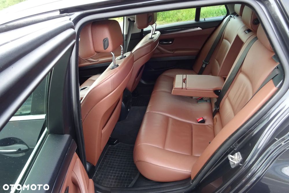 BMW Seria 5 520d - 27