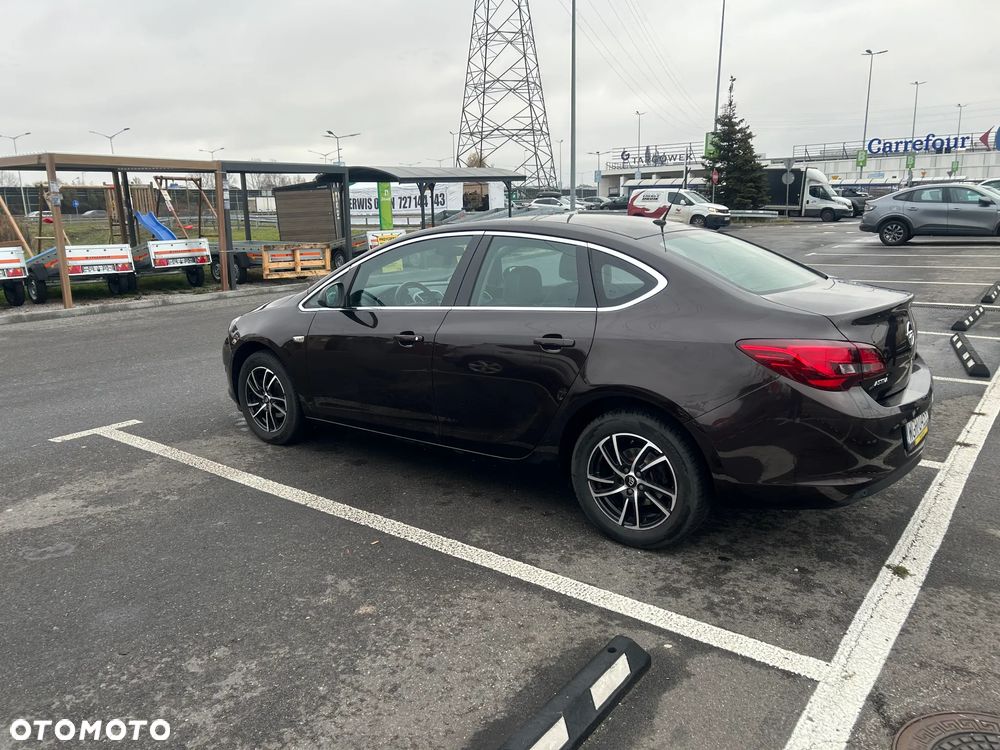 Opel Astra 1.6 Cosmo EU6 - 7