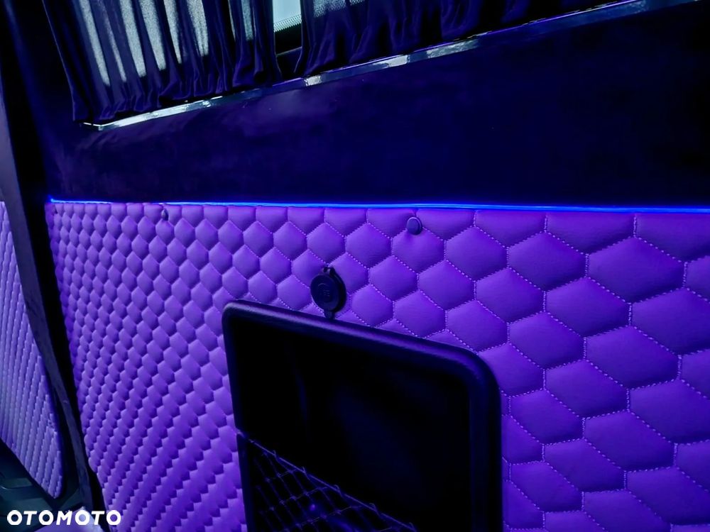 Mercedes-Benz Sprinter - 33